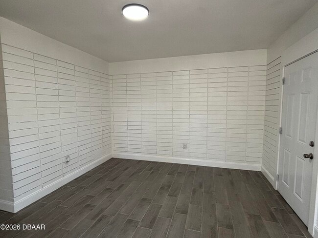 Building Photo - 93 Ford St