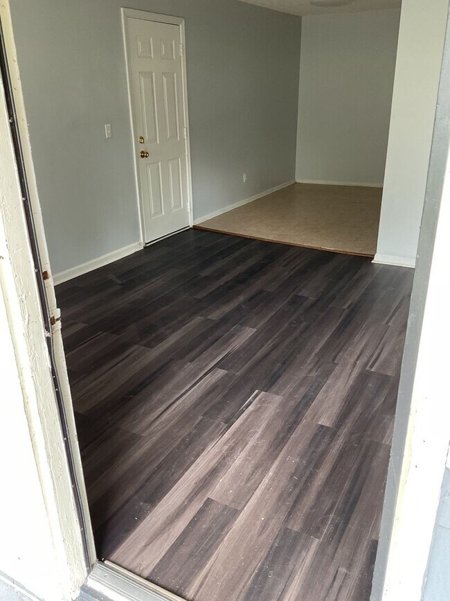 Building Photo - Charming Corner-Lot Rental in Vista Terrace!