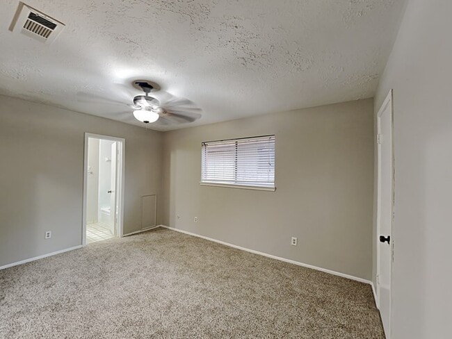 Building Photo - Special Price If Leased By 01/16