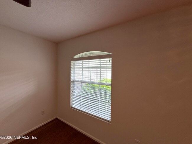 Building Photo - 1590 Vineland Cir