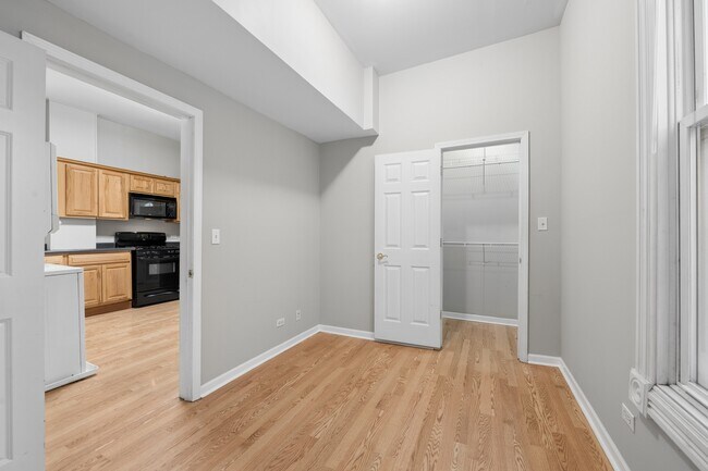 Building Photo - 919 S Bishop St