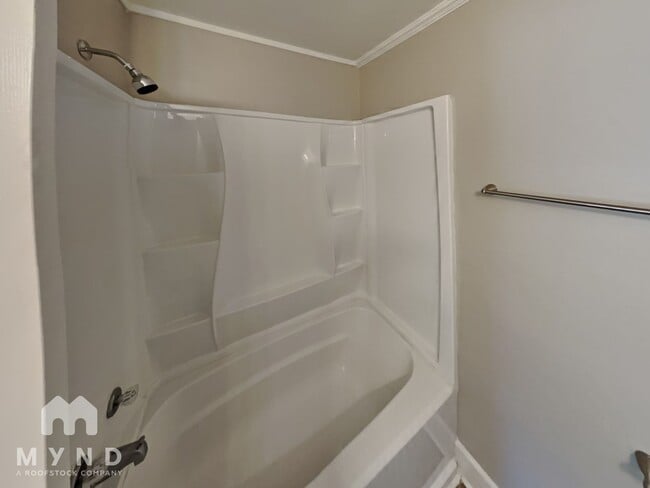 Building Photo - 4922 Statesville Rd