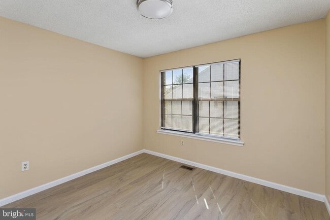 Building Photo - 86 O'Neill Ct