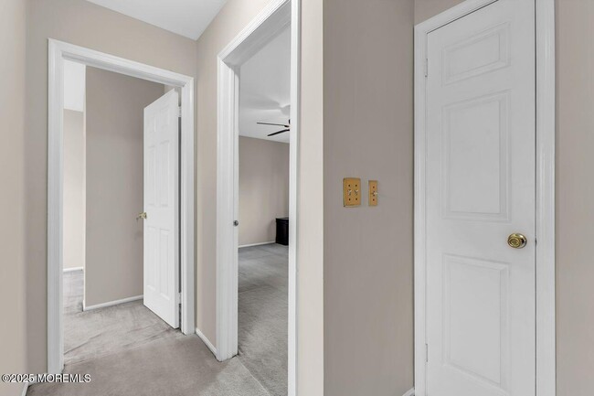 Building Photo - 9 Cherry Hill Ln