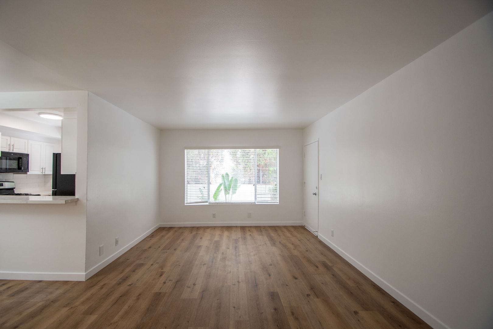 Building Photo - 14706 Dickens St