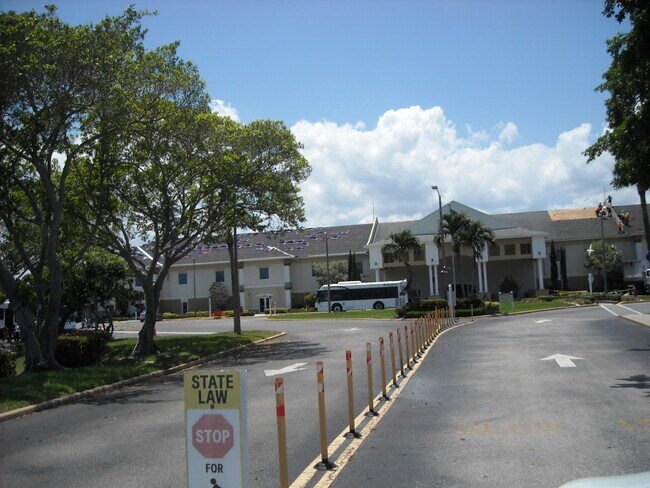 Building Photo - 358 Chatham R