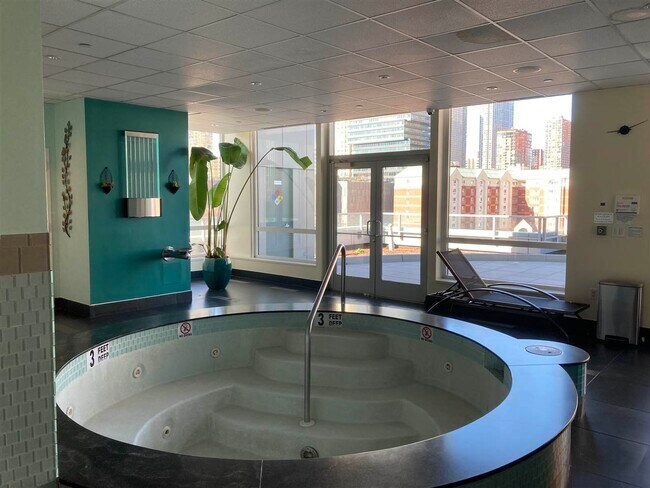 Building Photo - 2 2nd St