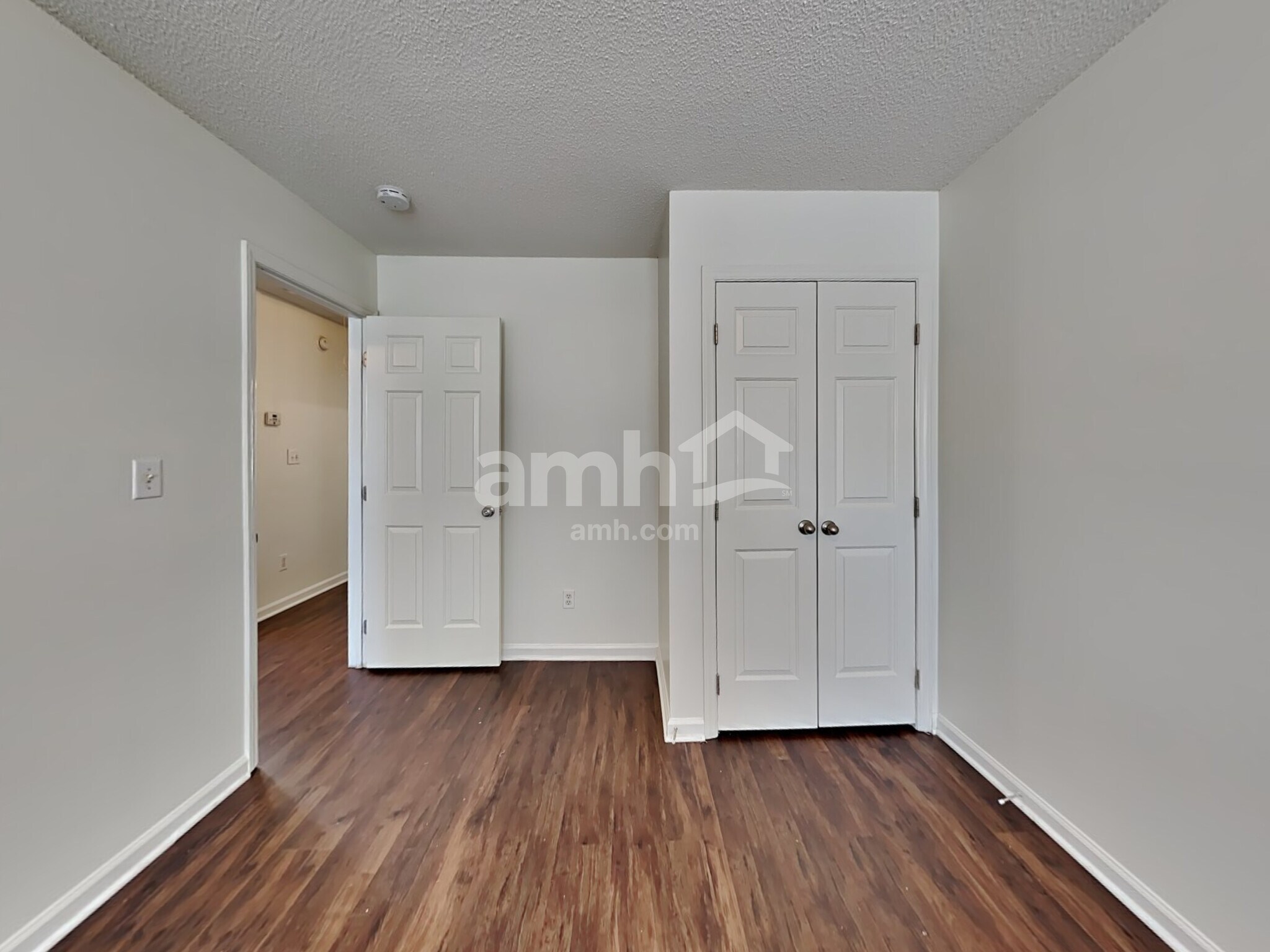 Building Photo - 5464 Grand Traverse Dr