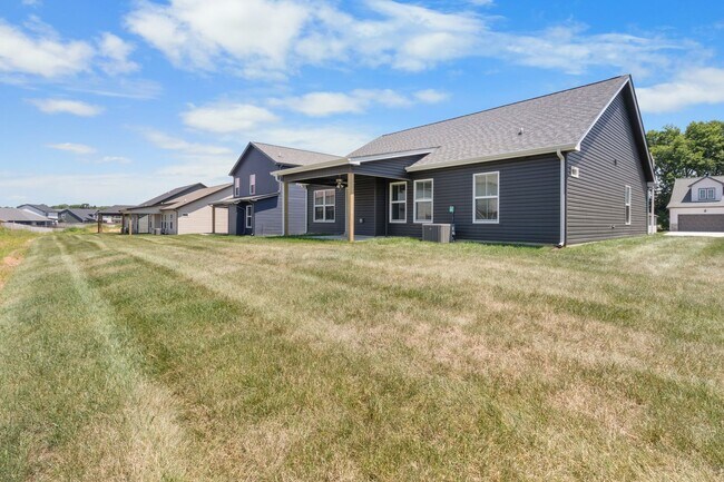 Building Photo - Lovely Home in Clarksville