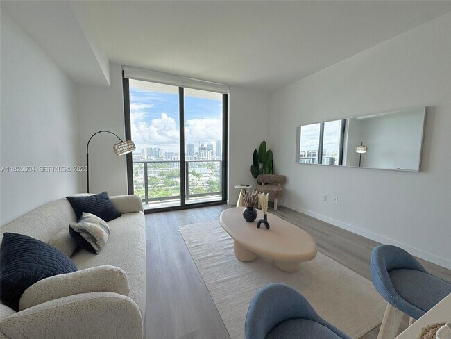 Building Photo - 1642 NE 1st Ave