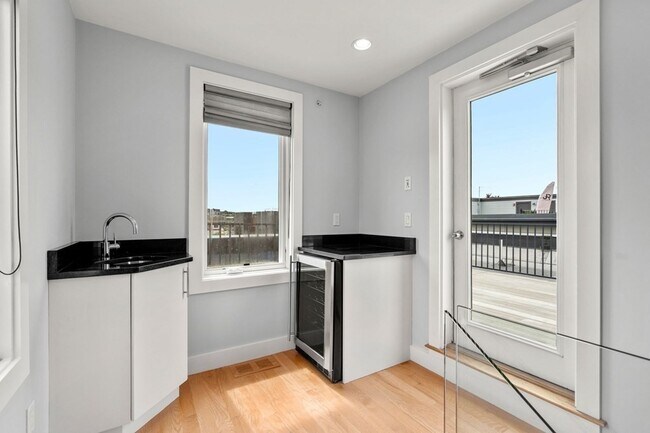 Building Photo - 43 A St