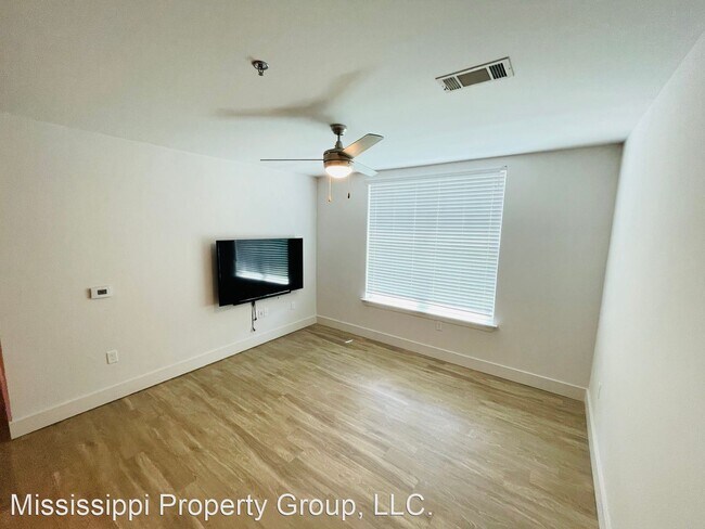 Building Photo - 3 br, 3.5 bath House - 514 Jackson Ave, Un...