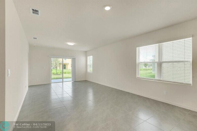 Building Photo - 12259 Rimini Wy