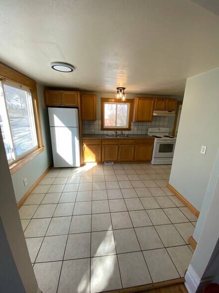 Building Photo - 530 High St