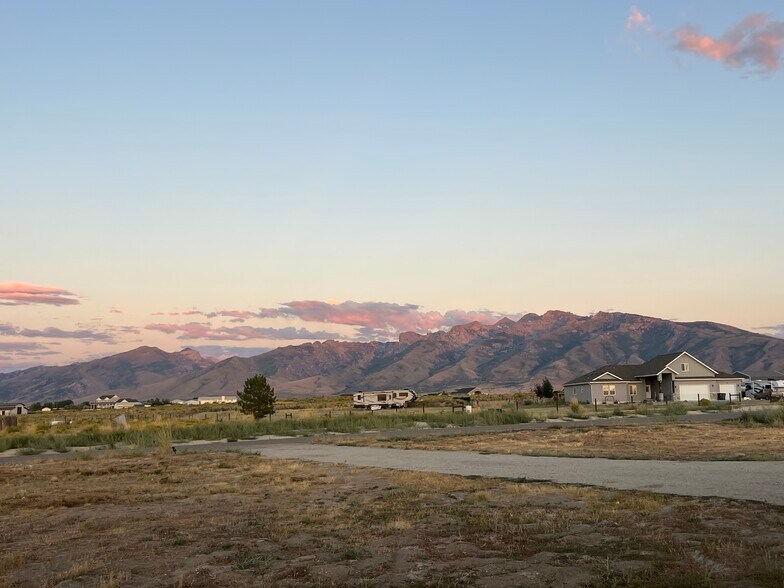 Building Photo - 697 Diamondback Dr