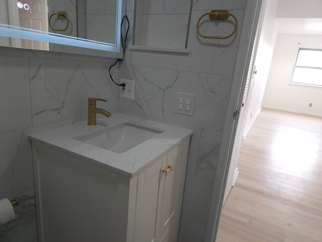 Building Photo - 6715 Polk St