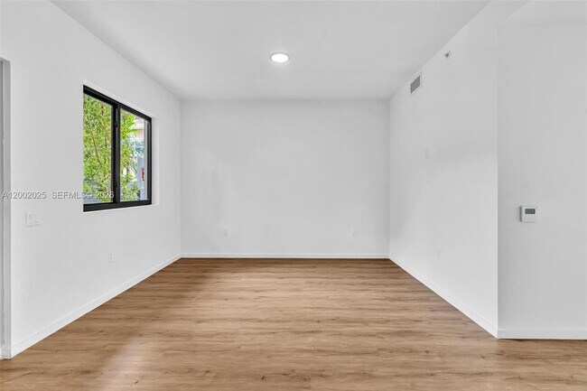 Building Photo - 753 NW 30th St