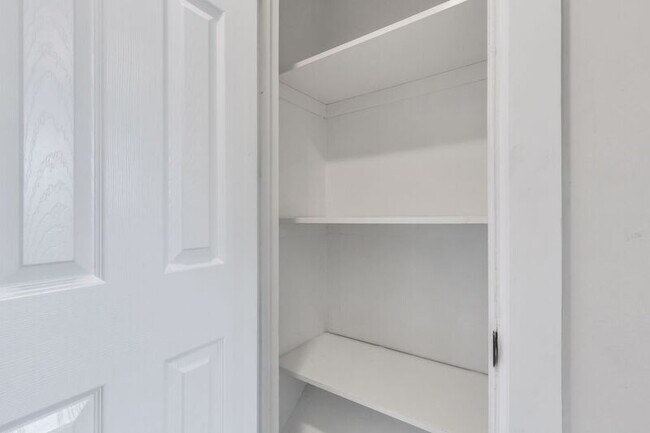 Building Photo - 7482 Beach Ct