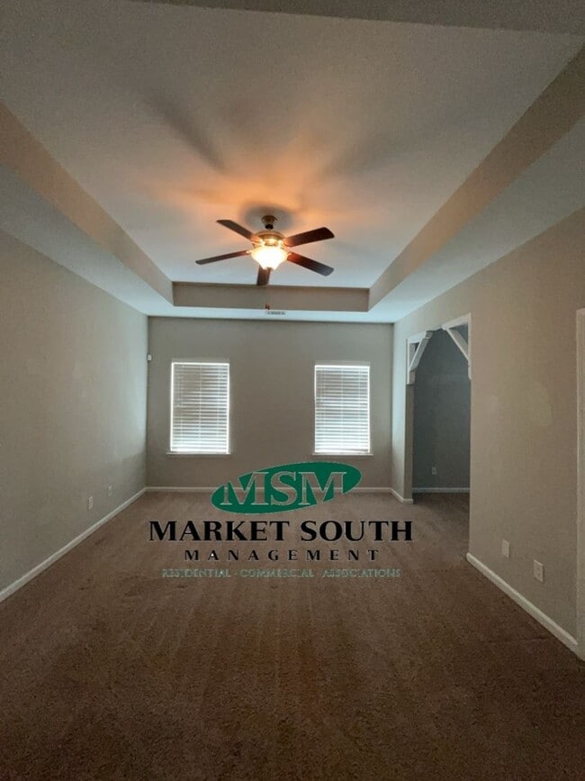 Building Photo - BEAUTIFUL WAVERLY HOME! AVAILABLE TO VIEW AFTER 6/18/26