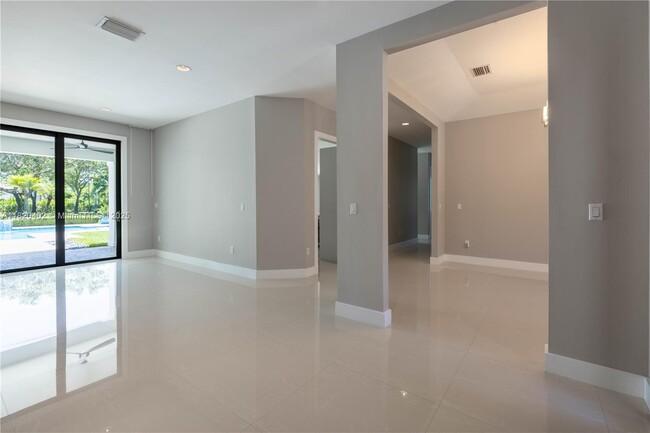 Building Photo - 6090 SW 116th St