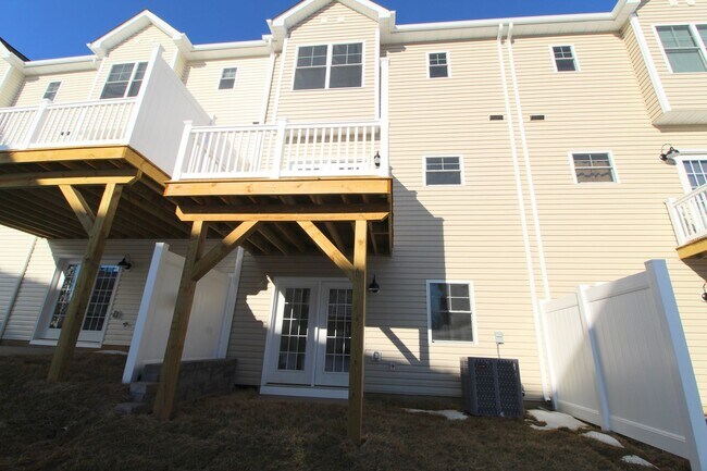 Building Photo - Brand New Luxury 4-Bedroom Townhome with a garage at The Townes at Congers Creek – Phase 3