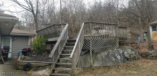 Building Photo - 32 Stephens Ave