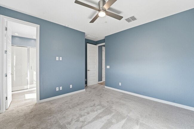 Building Photo - ** Like new Luxurious Modern townhome with 2 Master Suits in Warner Meadows**