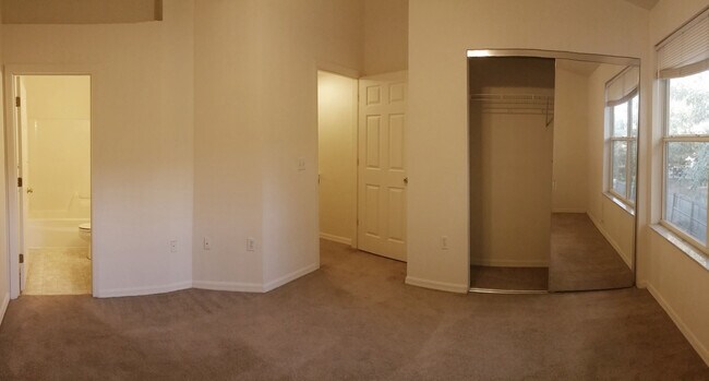 Building Photo - 3543 SW 30th Way