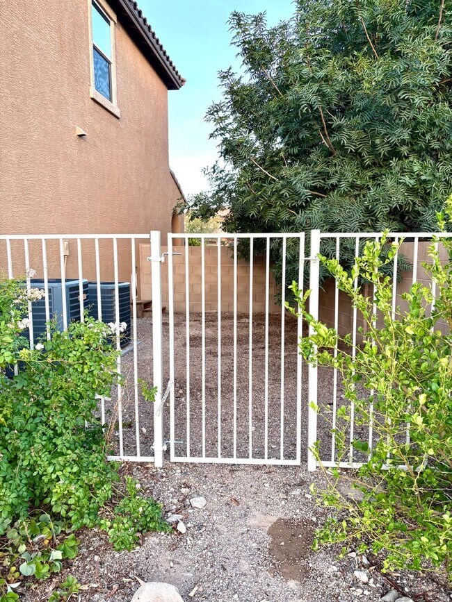 Building Photo - Stunning 2 story home in Oro Valley!!