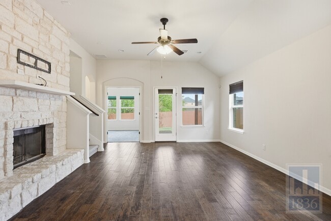 Building Photo - 8336 Paola St