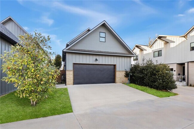 Building Photo - 632 Bella Vista Rd