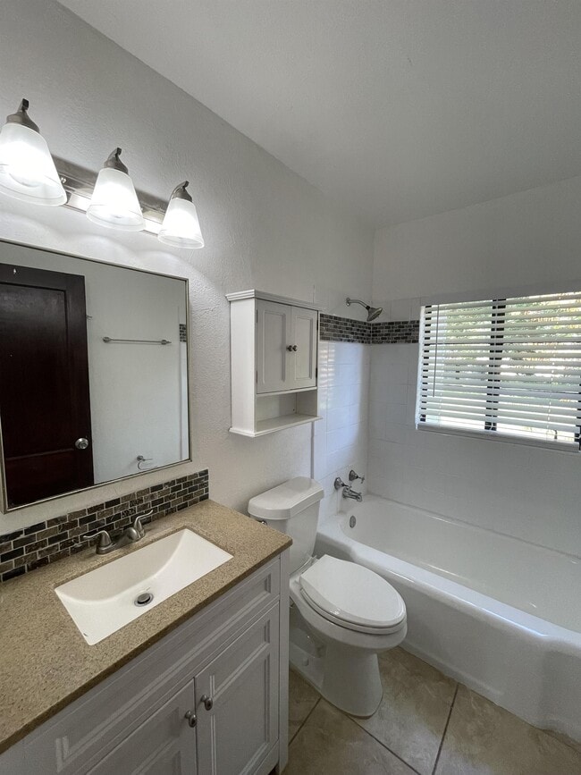 Building Photo - 1415 Asher Ln
