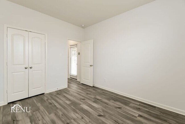 Building Photo - 1129 Wheatfield Ln