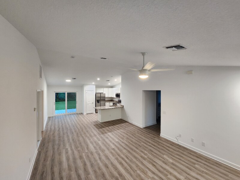 Building Photo - 1115 18th St SW