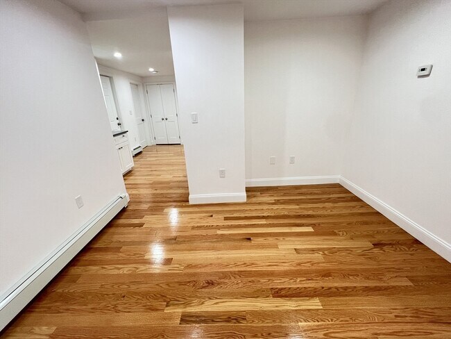Building Photo - 50 Conant St