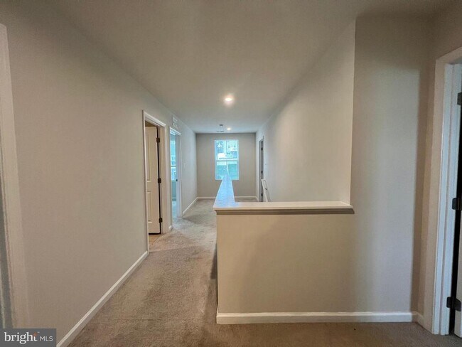 Building Photo - 255 Severna Pkwy