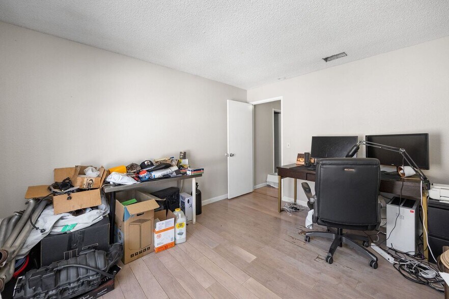 Building Photo - 1336 Brentwood Cir