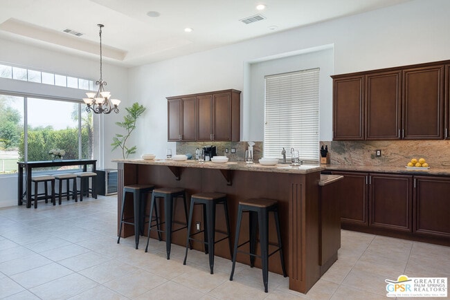 Building Photo - 45 Vista Encantada