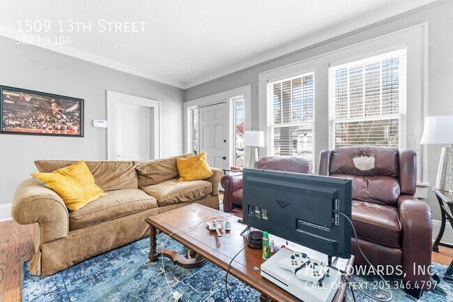Building Photo - 1509 13th St
