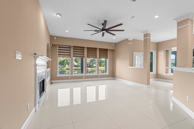 Building Photo - 10011 Lakeside Gables Dr