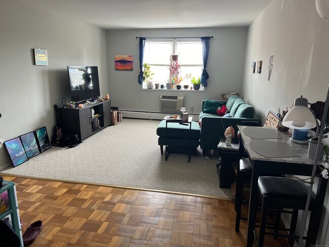 Building Photo - 99 Prospect St