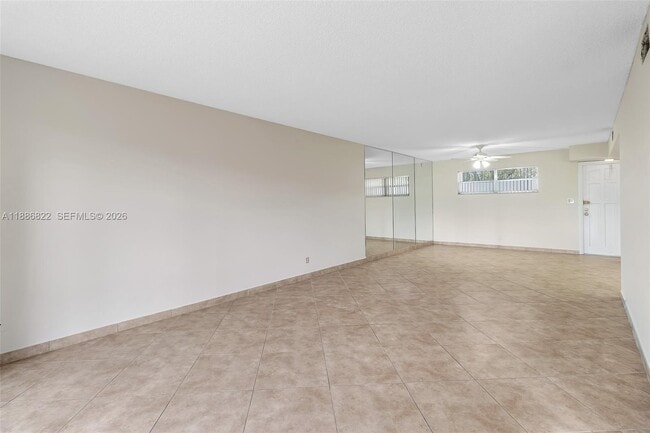 Building Photo - 9820 S Hollybrook Lake Dr