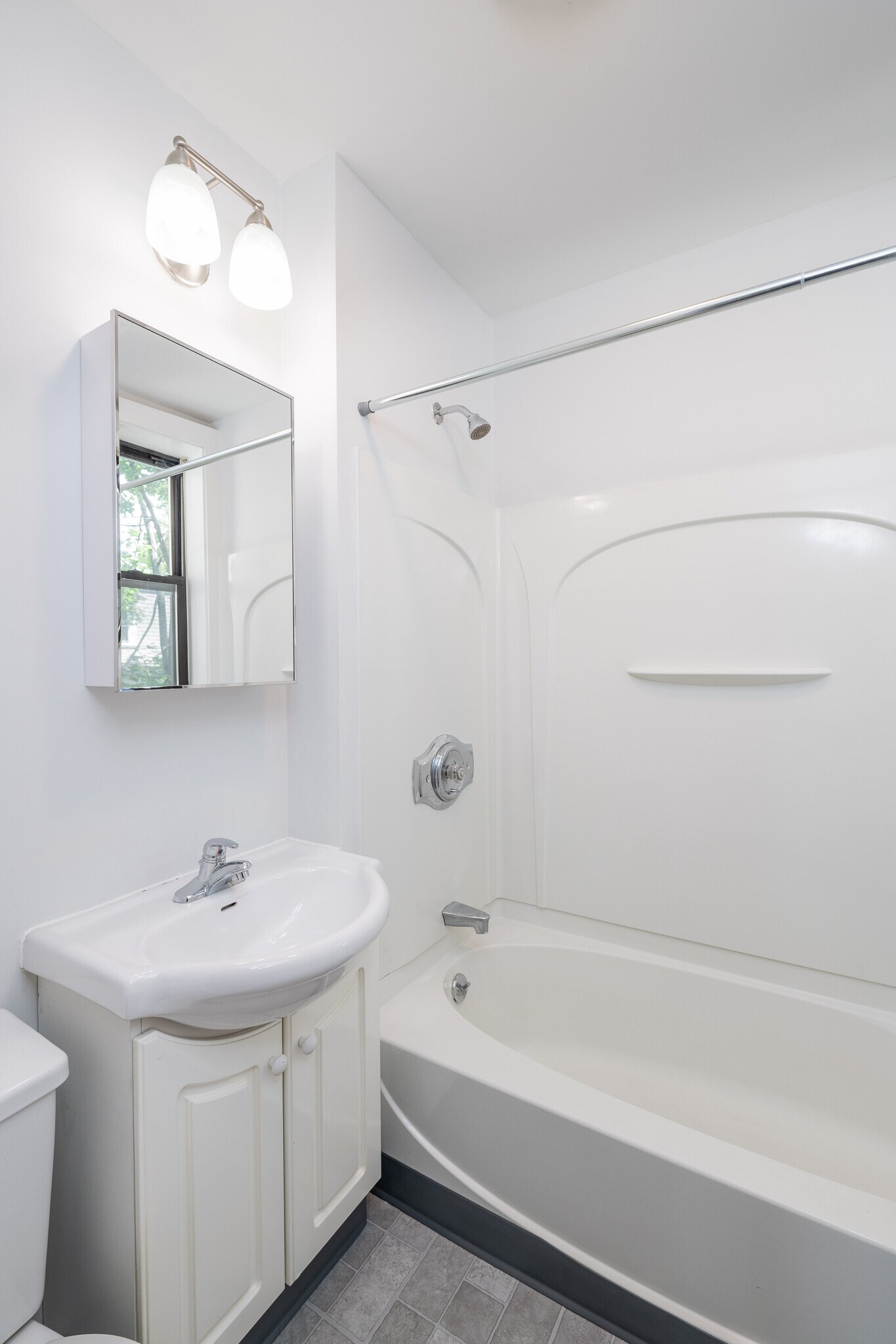 Building Photo - 19 Elko St