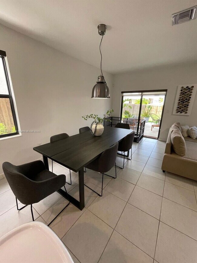 Building Photo - 25417 SW 108th Ct