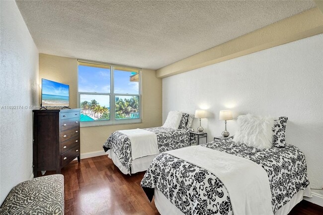 Building Photo - 2501 S Ocean Dr