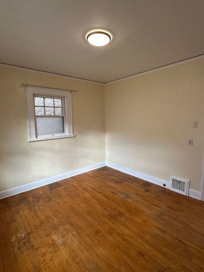 Building Photo - 1312/1316 Duplex