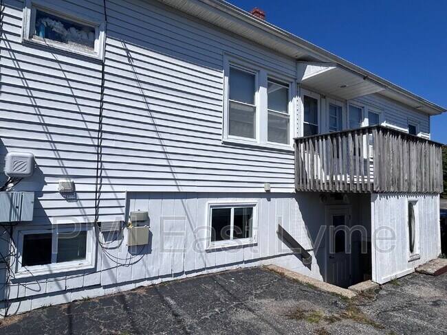 Building Photo - 14 Hamilton Ave