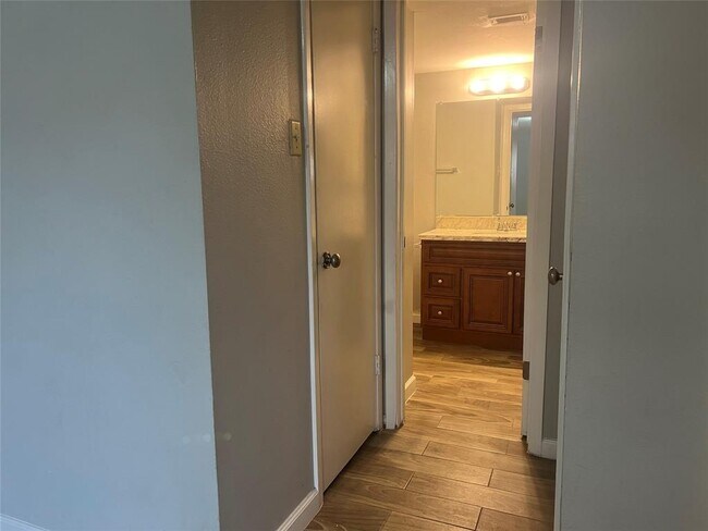 Building Photo - 8419 Hearth Dr