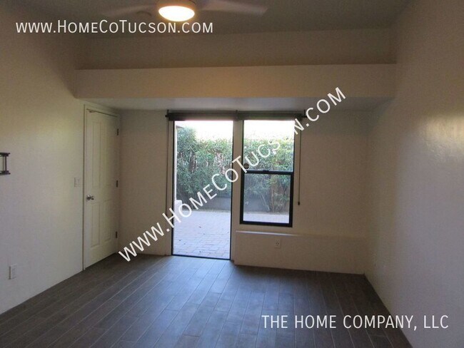 Building Photo - 3668 N Royal Prince Ct. Move in June 3