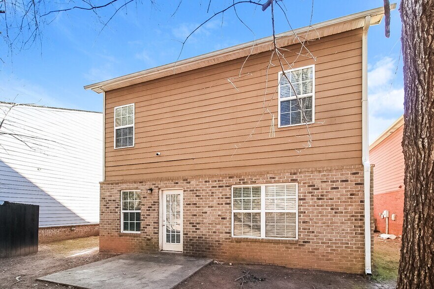 Building Photo - 5040 Pioneer Pkwy